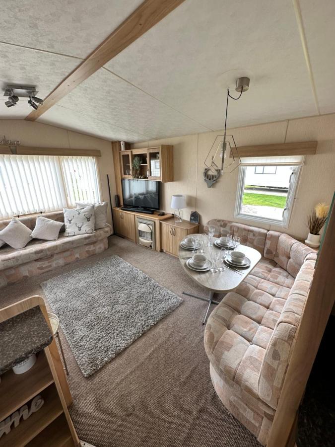 6 Berth Caravan On Marine Holiday Park Hotell Rhyl Exteriör bild